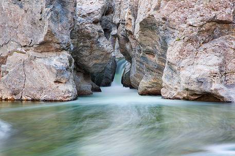 Along the Flumendosa river you can see some colors and rocks that leave you breathless. Along the Flumendosa river you can see some colors and rocks that leave you breathless.