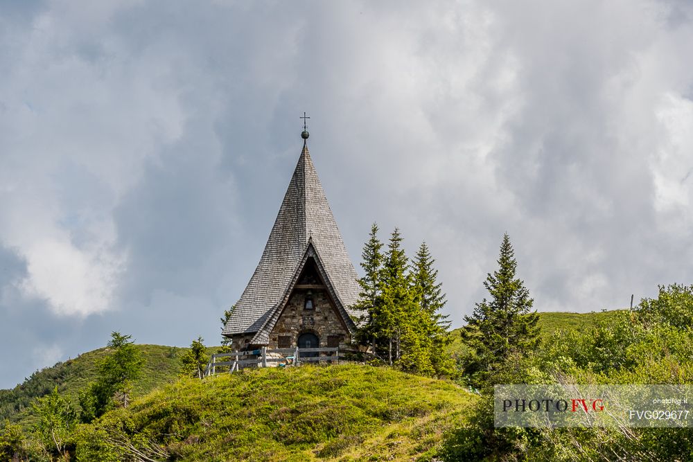 Zollnersee chapel in the Karnischen Alps, Austria