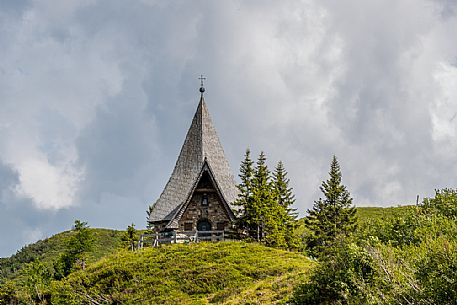 Zollnersee chapel in the Karnischen Alps, Austria