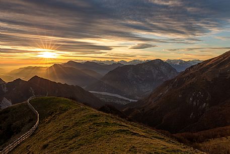 Tagliamento river valley and the Julian Alps, Prealpi Giulie natural park, Friuli Venezia Giulia, Italy.