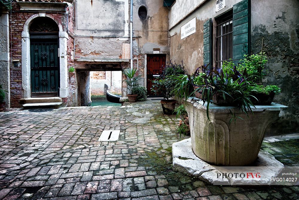 Small square called Corte Tagiapiera in Venice, Veneto, Italy, Europe