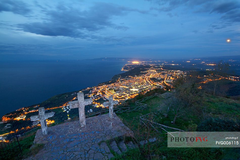 S. Elis Cross at blue hour