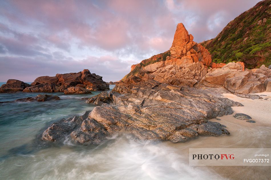 The classic rock formation of the beach 