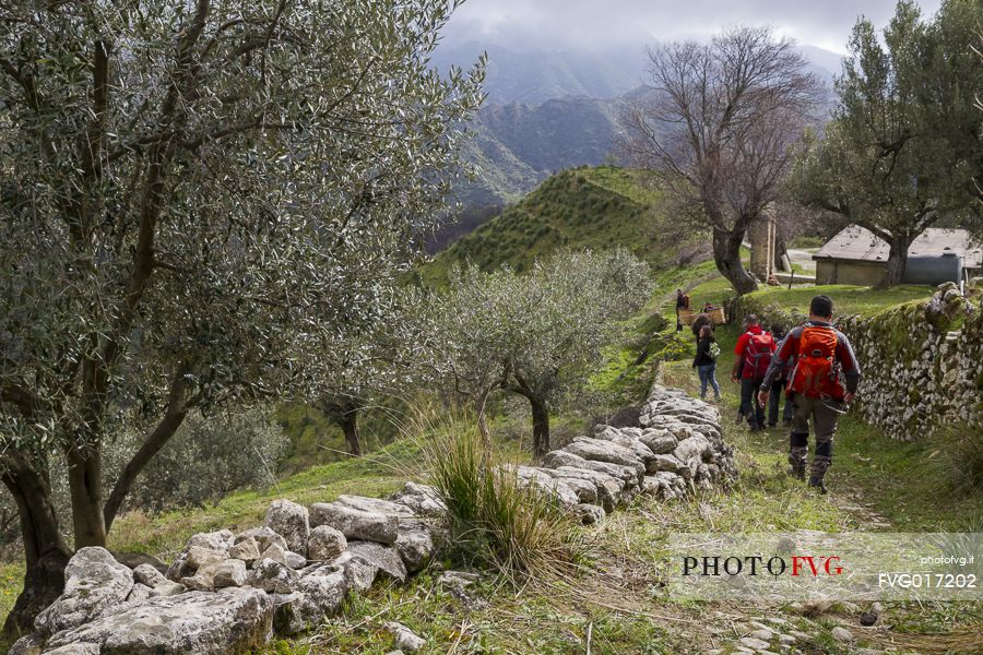 Group of hikers along the Edward Lear path