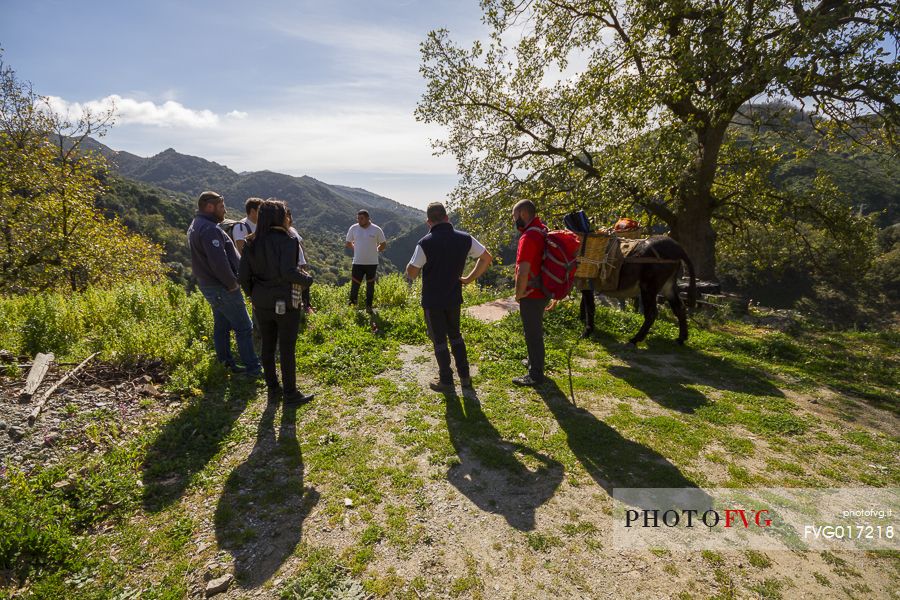 Group of hikers along the Edward Lear path