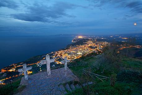 S. Elis Cross at blue hour