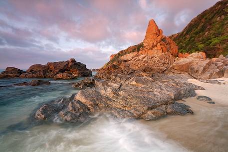 The classic rock formation of the beach 