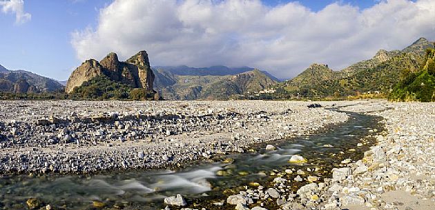 Amendolea Torrent, Wolf Rock e the Amendolea's Castle