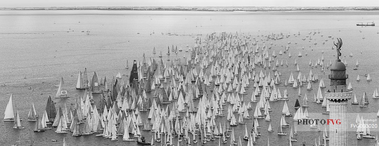 Barcolana in front of the lighthouse in Barcola