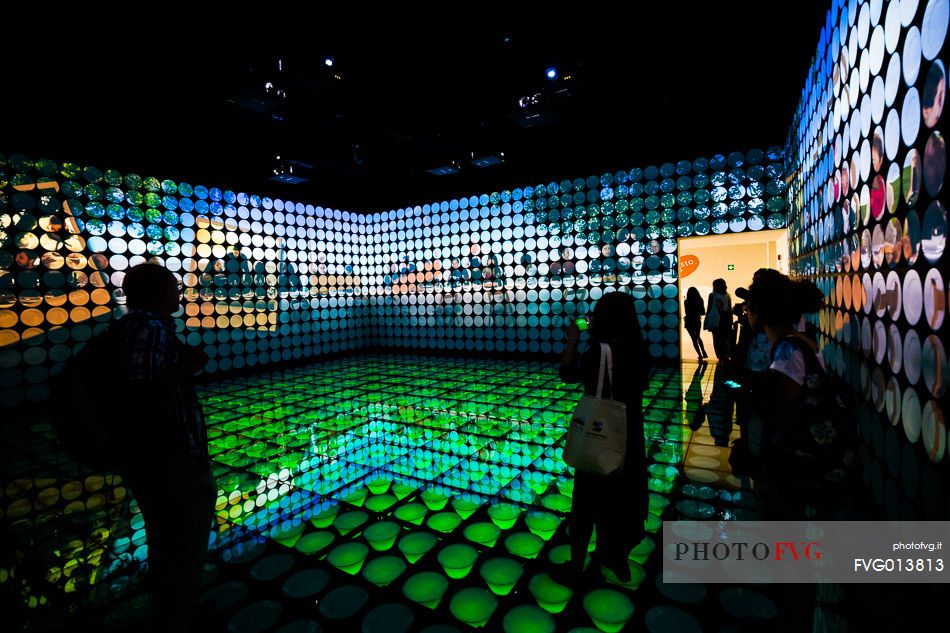 Milan Universal Exposition 2015, Expo Milano 2015, Spain pavilion designed by b720 Fermn Vzquez.  The interior of the pavilion of Spain depicted with lights led the dishes to eat the food