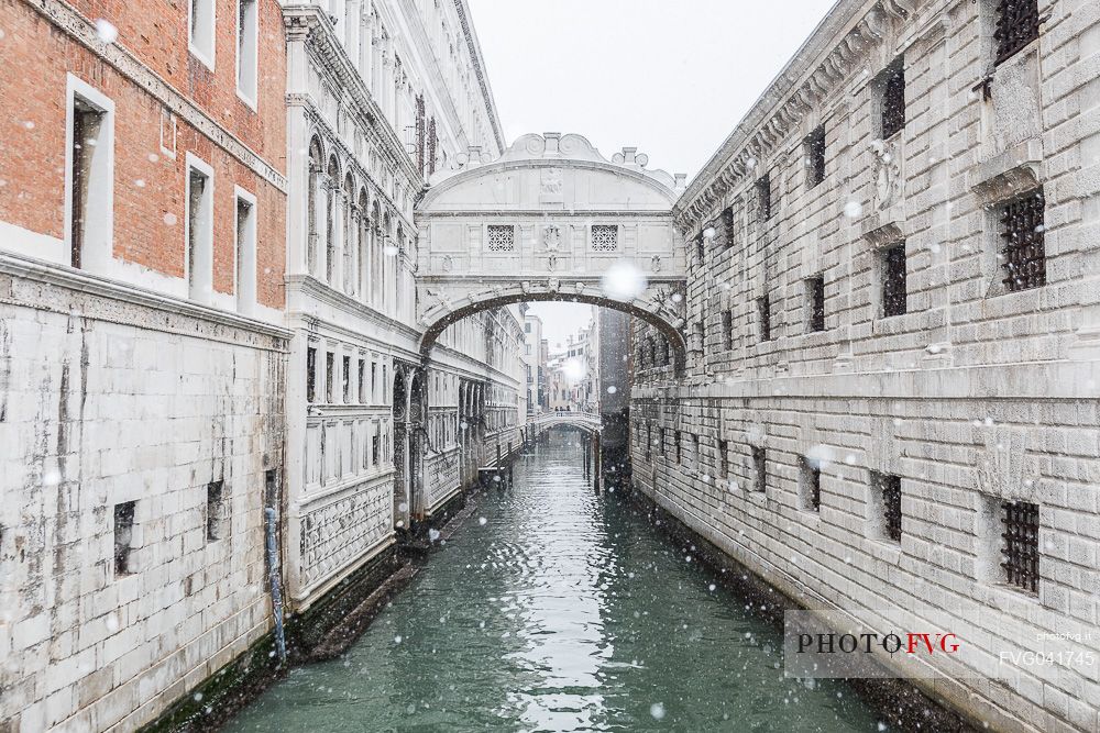 Bridge of Sighs Ponte dei Sospiri in the snowy, Venice, Italy, Europe