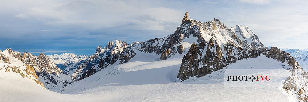 Panoramic view form Punta Helbronner which can be reached with the SkyWay Monte Bianco cable car, view on the Giant Glacier, Dente del Gigante, Aiguille du Rochefort and Grandes Jorasses, Mont Blanc, Courmayeur, Aosta valley, Italy, Europe