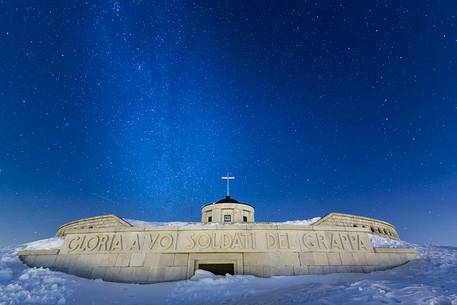 Stars pay tribute to the fallen of Cima Grappa