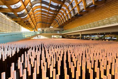 Milan Universal Exposition 2015, Expo Milano 2015, China Pavilion, architectural project of Tsinghua University and Beijing Qingshang Environmental & Architectural Design Institute. Artistic exibition representing corn field inside China Pavillion