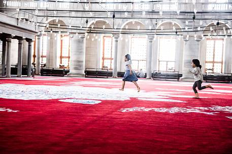 Children play in the Fatih mosque