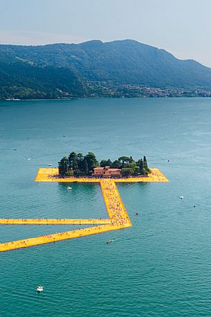 The Floating Piers, by Christo and Jeanne-Claude. Lake Iseo 2016. The Floating Piers, by Christo and Jeanne-Claude. Lake Iseo 2016.