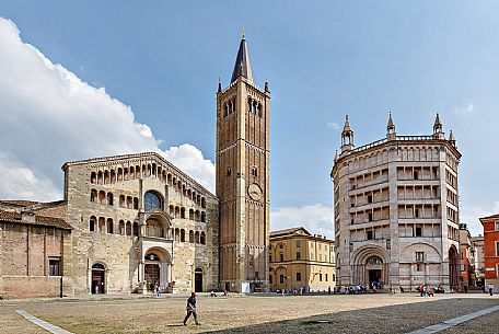 Piazza del Duomo square, Baptistery and Cathedral, Parma, Italy