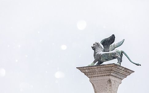 Lion of St Mark covered by snow, Venice, Veneto, Italy, Europe Lion of St Mark covered by snow, Venice, Veneto, Italy, Europe