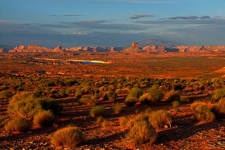 Sunset in the desertic zone near Page and Lake Powell.