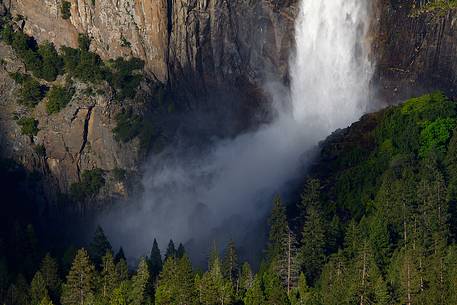 Bridalveil Falls in Yosemite National Park, California