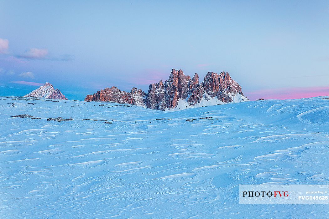 Croda da Lago and Antelao mountain peaks at sunset, Cortina d'Ampezzo, dolomites, Veneto, Italy, Europe