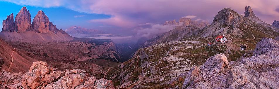 sunrise in Tre Cime di Lavaredo ( Drei Zinnen )