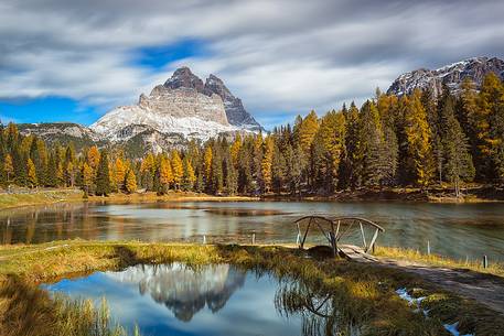 Lake Antorno in autumn colours