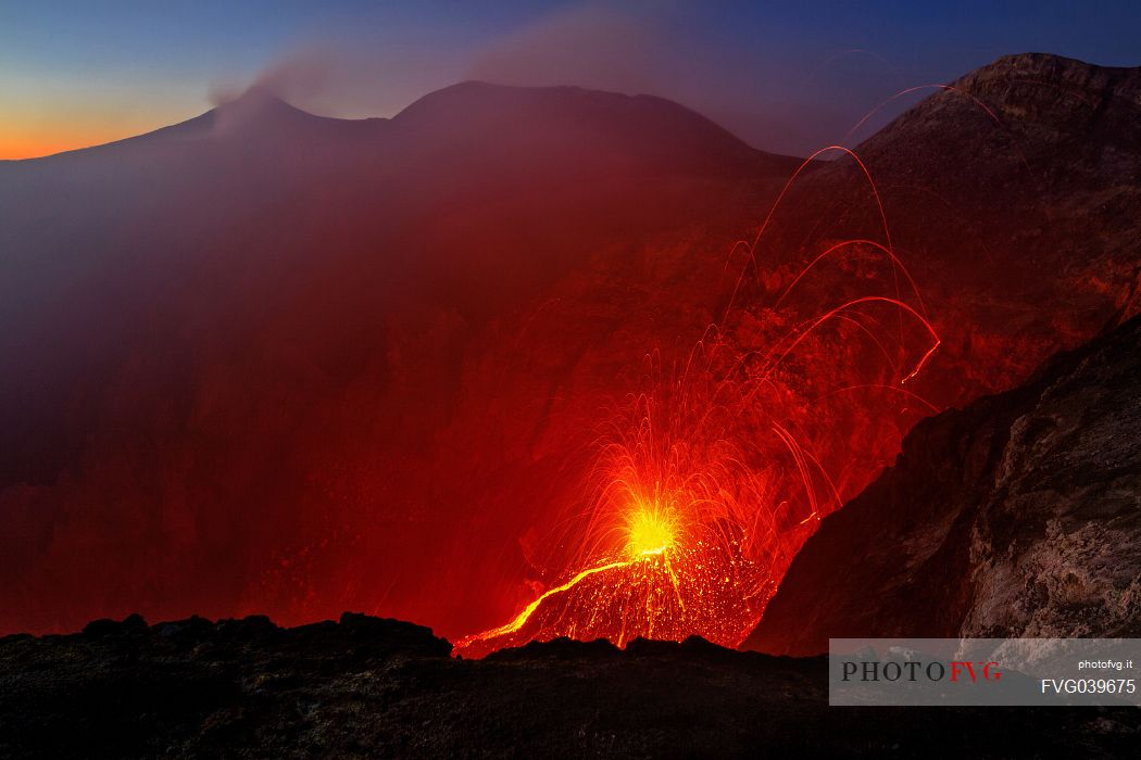 Intracrateric eruption of the New Bocca, Etna mount, Sicily, Italy