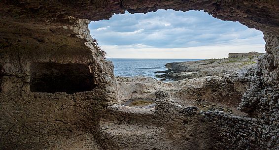 Thapsos archaeological site in the Magnisi Peninsula, Grave, Priolo Gargallo, Siracusa, Sicily, Italy, Europe