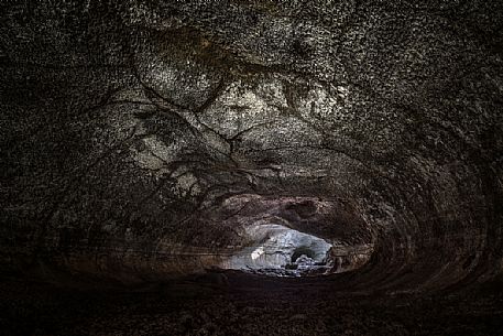 Lamponi lava cave, Etna, Castiglione di Siclia, Sicily, Italy, Europe