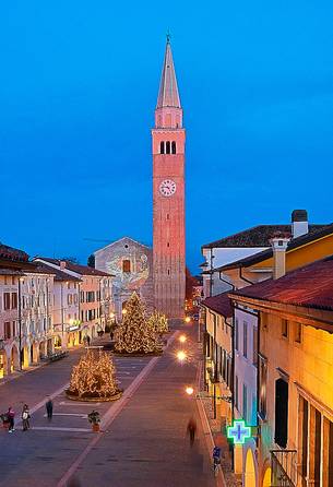 Piazza del Popolo square decorated for Christmas time, San Vito al Tagliamento town, Friuli Venezia Giulia, Italy, Europe