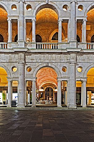 Night view of the loggia of the Basilica Palladiana in the central Piazza dei Signori in Vicenza, Veneto, Italy, Europe