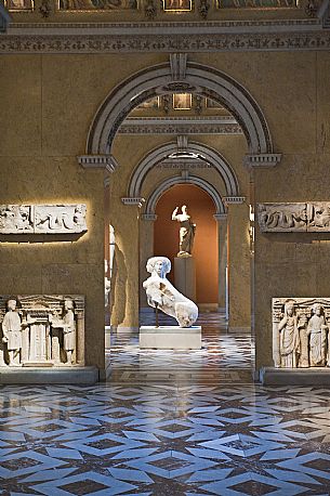 The salon dedicated to ancient Roman art in of The Kunsthistorisches Museum in Vienna, Austria The salon dedicated to ancient Roman art in of The Kunsthistorisches Museum in Vienna, Austria