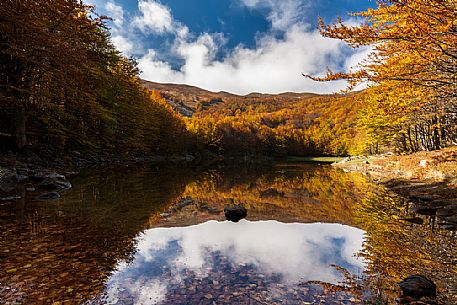 Monte Acuto lake, national park of Appennino Tosco Emiliano, Italy