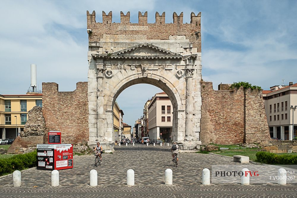 Arch of Augustus in Rimini, Via Emilia leading north and Via Flaminia, leading to Rome, met under the Arch, Emilia Romana, Italy, Europe