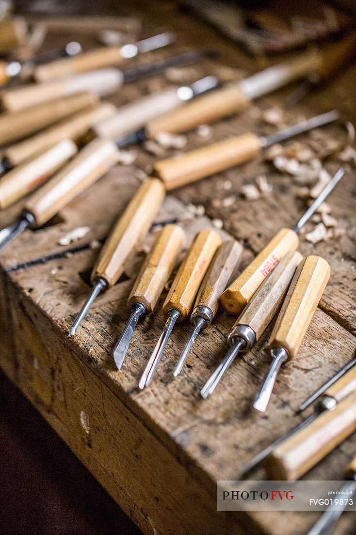 Chisels for woodcarving; 
Among the centuries-old craft traditions of South Tyrol there to carve real works of art in wood, especially statues of saints, nativity figurines and masks. The shops or stores of the carvers are mainly located in Sesto