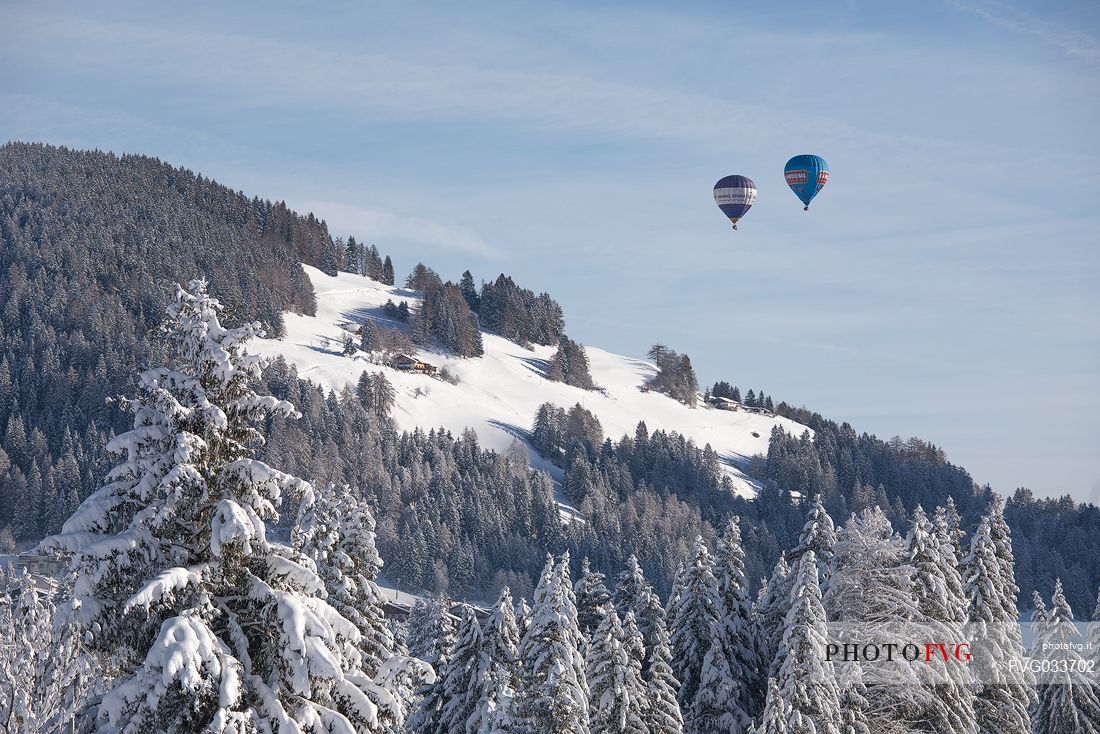 Hot air Balloons at the Balloonfestival in Dobbiaco, Pusteria valley, dolomites, Trentino Alto Adige, Italy, Europe