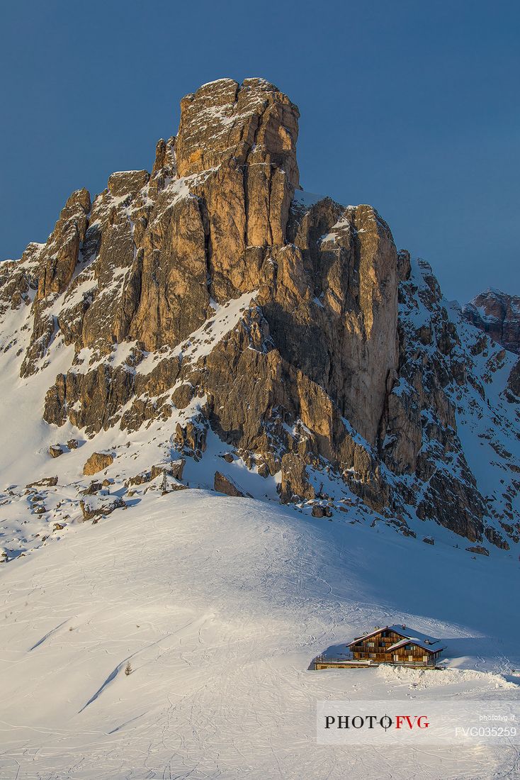 The Ra Gusela Mount and the Giau refuge near Giau pass, Cortina d'Ampezzo, dolomites, Veneto, Italy, Europe