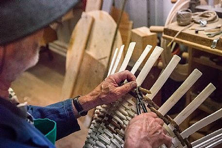 Handicraft and weaving technique of basket-maker Plack Johann of Villabassa Handicraft and weaving technique of basket-maker Plack Johann of Villabassa