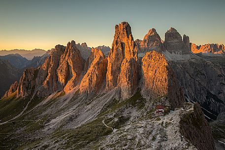 Cadini di Misurina, Tre Cime di Lavaredo and Fonda Savio refuge at sunset