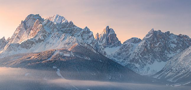 Winter sunrise on the Sesto Dolomites
From left : Croda Rossa, Cima Undici, Croda dei Toni, Pulpito, Cima Una, Sexten dolomites natural park, Italy