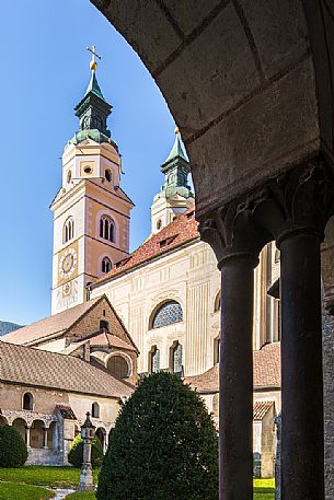The cathedral of Bressanone seen from the arcades of the cloister, Bressanone, Isarco valley, Trentino Alto Adige, Italy, Europe