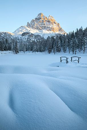 The Tre Cime di Lavaredo in a winter dawn from the Lake of Antorno, Misurina, dolomites, Veneto, Italy, Europe