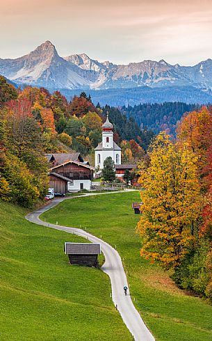 A picturesque village in autumnal clothing along the Romantische Strae,romantic road, Bayern, Germany