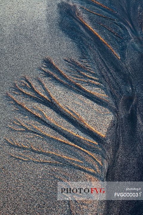 Patterns on the sand at Talisker Bay