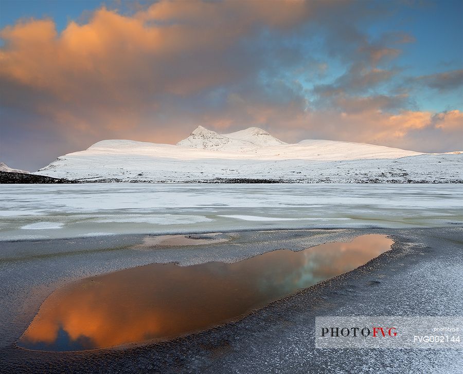 Frozen landscape at Knochan Lochan an Ais