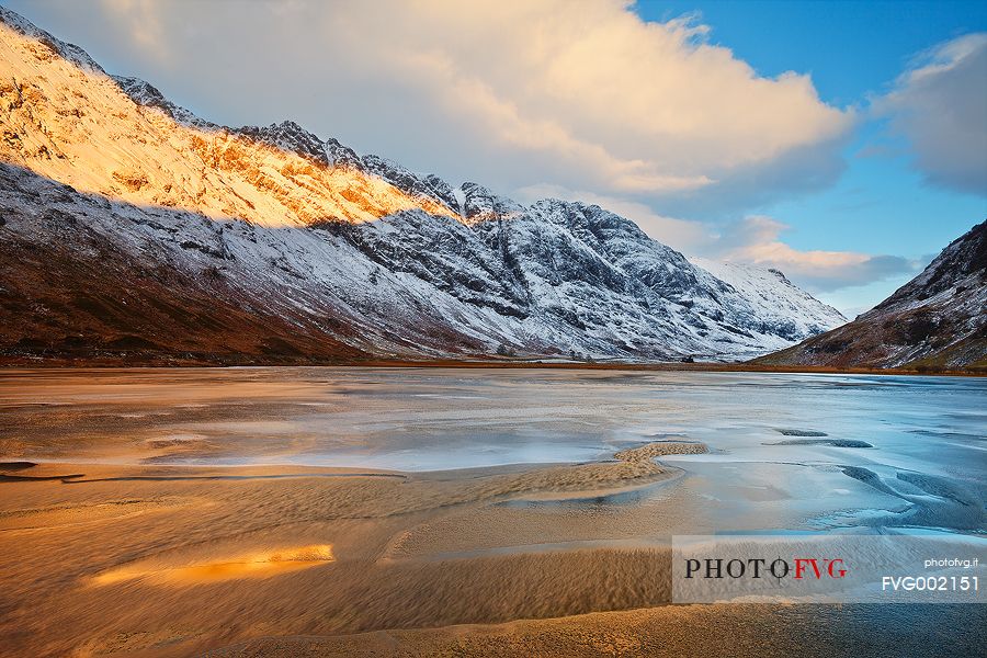 Golden Light on the mountains at late afternoon