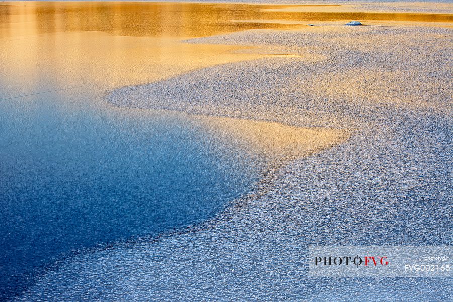 A detail of the frozen lake