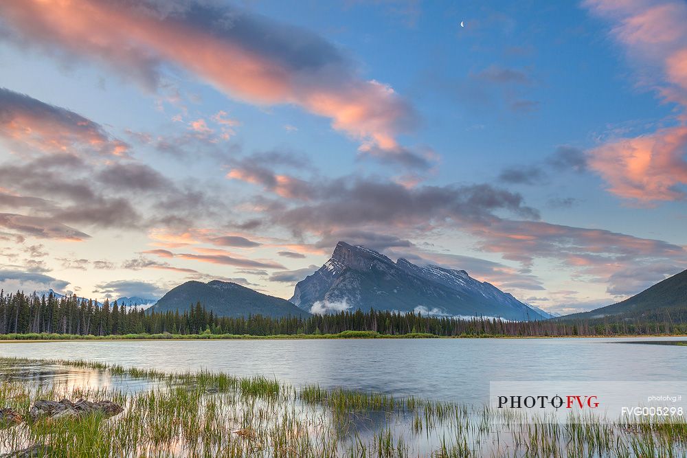 Sunrise at Vermilliom Lake