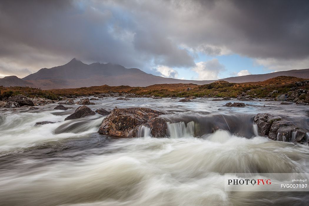 The incoming storm is starting to bring the rain over the black cuillin and provide to the landscape a very dramatic mood
